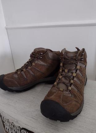 Кроссовки хайкеры