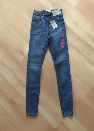 Джинсы