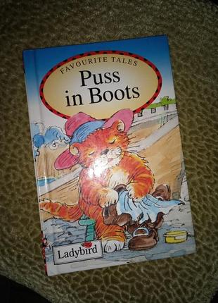 Книга англійською мовою малого формату