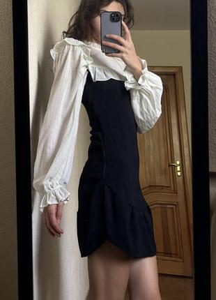 Сукня з рюшами