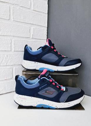 Жіночі кросівки skechers waterproof1 фото