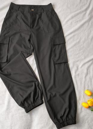 Черные брюки карго, низ на резинке, shein