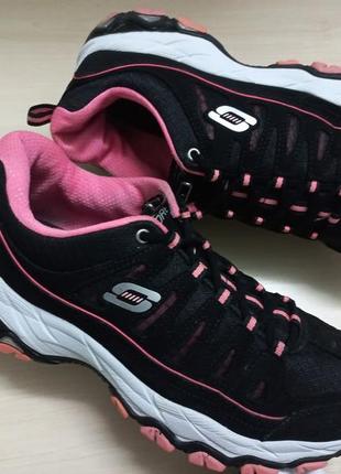 Кроссовки весна-осень кожа жен.39р.skechersвьетнам