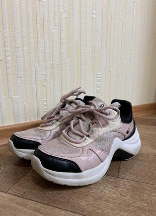 65925 skechers sales