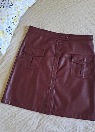 Трендовые мини юбка с покрытием под кожу в стиле zara
