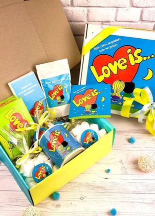 Love is... (любов це...). оригінальний подарунок дівчині чи жінці на новий рік