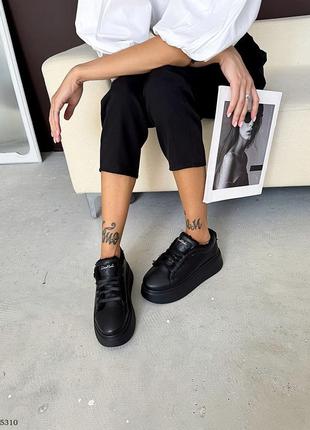 Женские кроссовки зимние