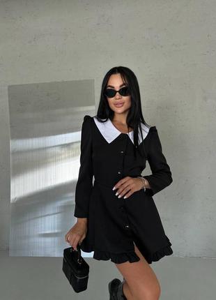 Коротка сукня на гудзиках з коміром з білими шортиками