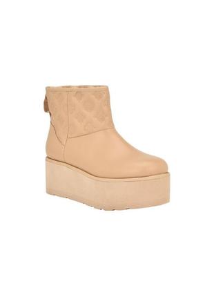Женские ботинки guess на платформе