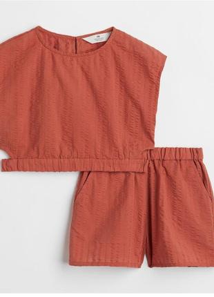 Костюм из актуальной ткани hm