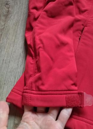Классная софтшелл куртка красного цвета на р. 42-44 . замеры на фото4 фото