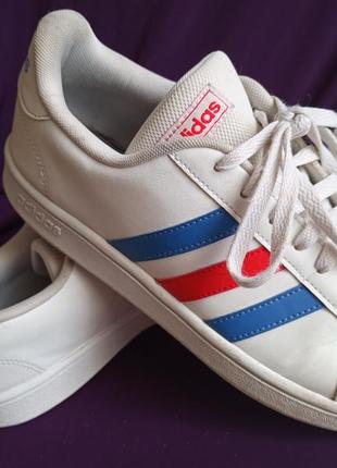 Жіночі кросівки adidas оригінал р.42