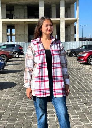 Удлиненная кашемировая рубашка оверсайз с двухцветной клетчаткой с пуговицами с манжетами на рукавах