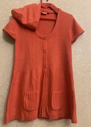 Кардиган -кофта вплодана с капюшоном и карманами на трех пуговицах, размер 40/42- m/l,