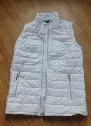 Жилет новий