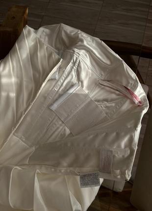 Лаконичное атласное свадебное платье с шлейфом размер мl5 фото