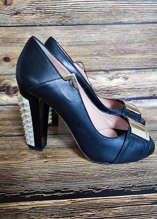 Туфлі pinko