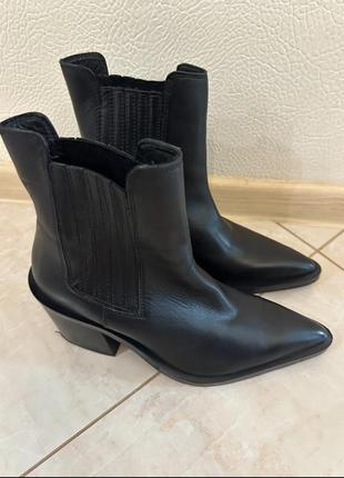 Ботинки казаки zara