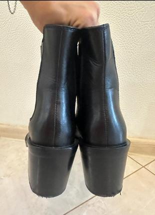 Ботинки казаки zara