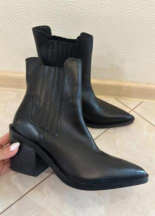 Ботинки казаки zara