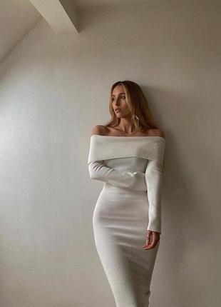 Сексуальна сукня з відкрити плечами