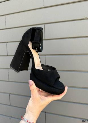 Босоножки женские на устойчивых удобных каблуках с ремешком черные7 фото