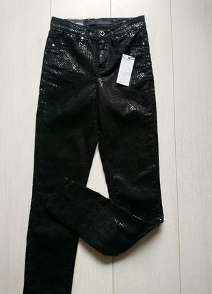 Джинсові штани з зміїним принтом guess skinny w25 l29