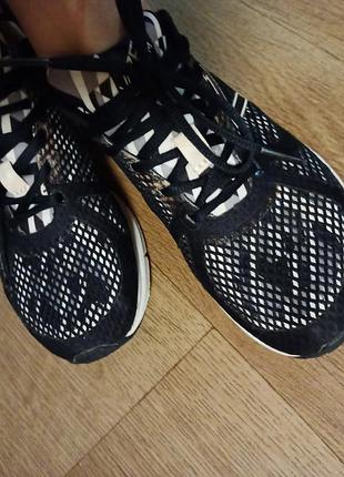 Кросівки new balance