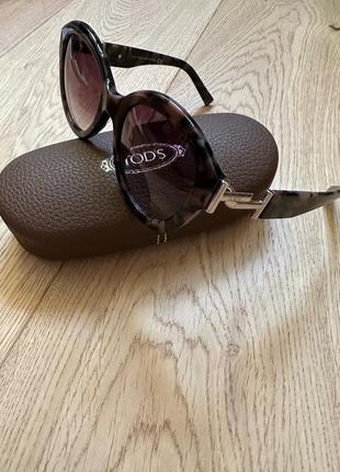 Солнцезащитные очки женские tod's модель т0208 55т3 фото