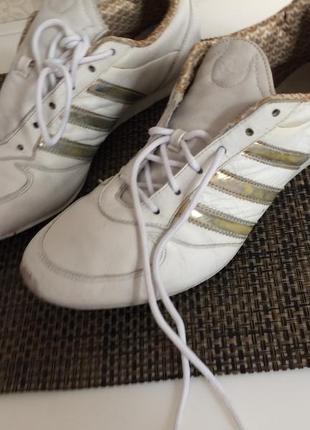 Женские белые кожаные кроссовки adidas midiru