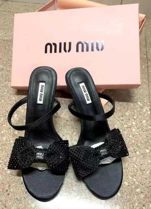 Туфлі босоніжки miu miu3 фото