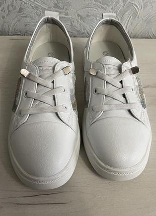 Кеди білі р.38 24,5 см