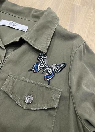 Акція 🎁 стильна джинсова куртка zara у мілітарі стилі з метеликами asos levis5 фото