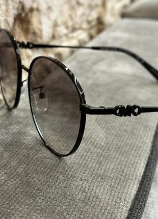 Овальні сонцезахисні окуляри michael kors, оригінал9 фото