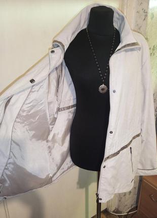 Элегантная,молочная куртка-ветровка,большого размера,дания