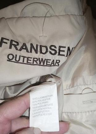 Элегантная,молочная куртка-ветровка,большого размера,дания