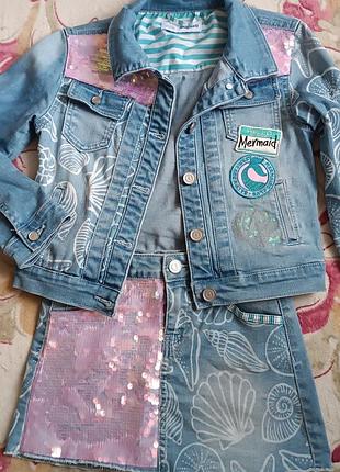 Оригинальный джинсовый костюм для девочки desigual