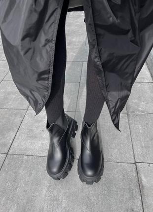 Женские демисезонные ботинки кожаные в стиле prada monolith brushed leather chelsea boots premium черные челси осень-весна3 фото