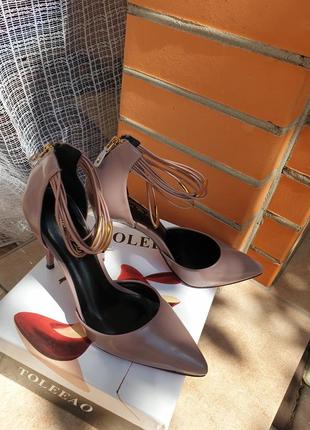 Женские туфли на каблуке5 фото