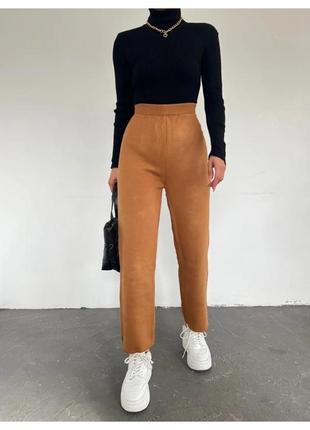 Стильные базовые коричневые брюки размер s высокая посадка под замш