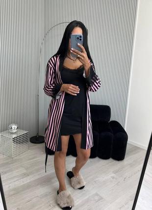 Комплект для дома и сна с принтом в полоску ночная рубашка с кружевом на бретелях с коротким халатом на запах3 фото