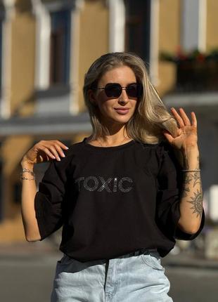 Футболка с блестящей надписью toxic5 фото