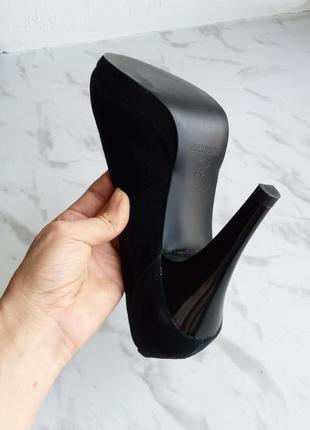 Натуральні замшеві чорні туфлі човники на шпильці шкіряні5 фото