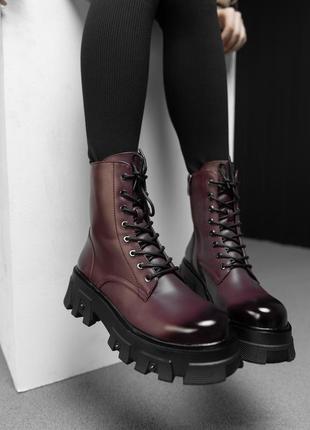 Жіночі черевики на осінь та зиму високі на платформі