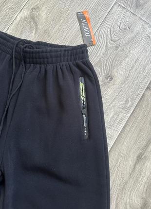 Теплые спортивные штаны мужские теплые однотонные брюки на резинке флис осень зима