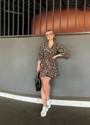 Жіноча літня леопардова коротка міні сукня з комірцем прінт леопард8 фото