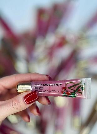 Оригинальный блеск для губ victoria’s secret. виктория сикрет. виктория сикрет. strawberry fizz flavored lip gloss.