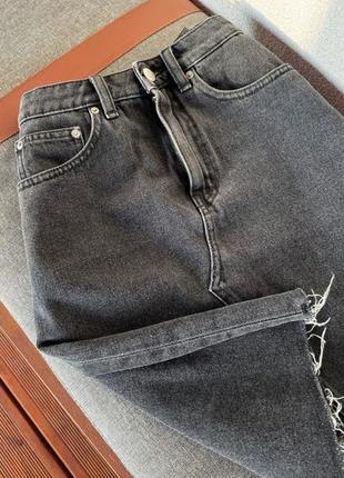 Спідниця міді джинсова графітова з необробленим краєм5 фото