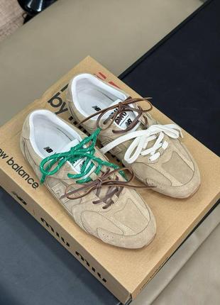 Кроссовки сникерсы new balance miu miu бежевые зеленые шнурки