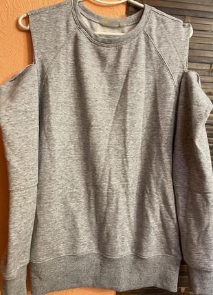 Кофта с обнаженными плечами